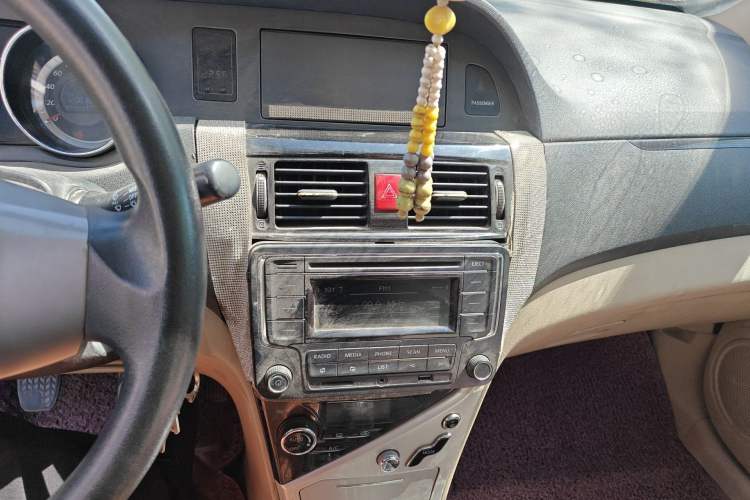 Used Great Wall C30 2013 1.5L Manual Luxury Model Audio And AC Panel