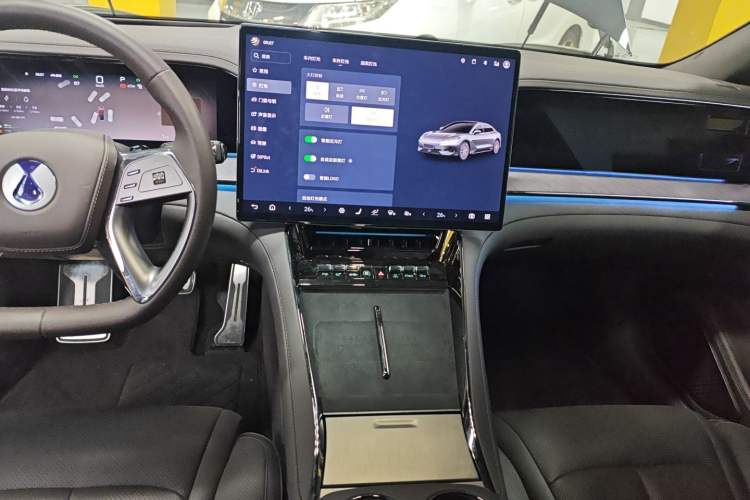 Used Denza Z9 2024 1100 km Four-Wheel Drive Max Version
