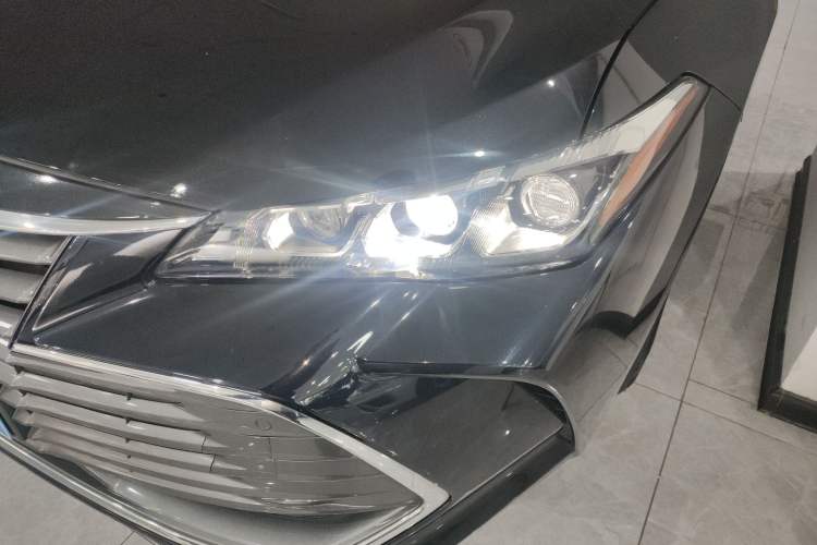 Used Toyota Avalon 2019 2.5L Ambition Version China VI Standard
