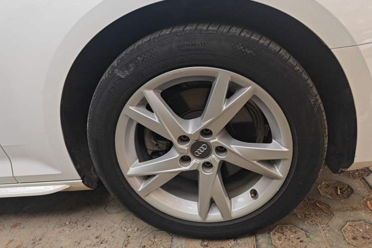 Used Audi A4L 2017 Plus 40 TFSI Ambition Model Right Front Wheel Hub