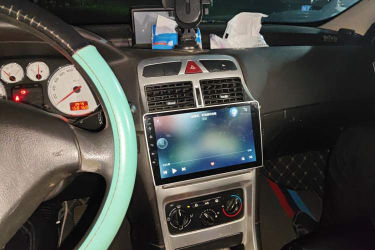 Used Peugeot 307 2010 Hatchback 1.6L Manual Comfort Edition Audio And AC Panel