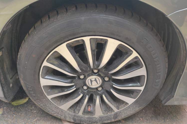 Used Honda Crider 2013 1.8L automatic luxury edition Right Front Wheel Hub