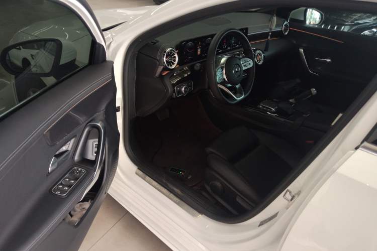 Used Mercedes-Benz A-Class 2022 Restyled A 200 L Sport Sedan Fashion Version Driver Seat