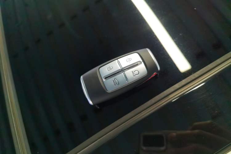 Used Genesis G70 2021 2.0T Rear-Drive Luxury Edition