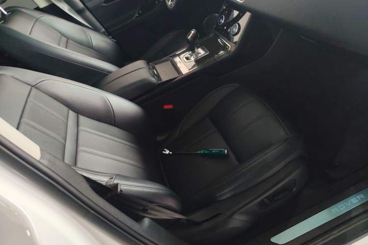 Used Land Rover Range Evoque 2021 Range Rover Evoque 200 PS R-Dynamic Standard Elite Edition Right Front Seat