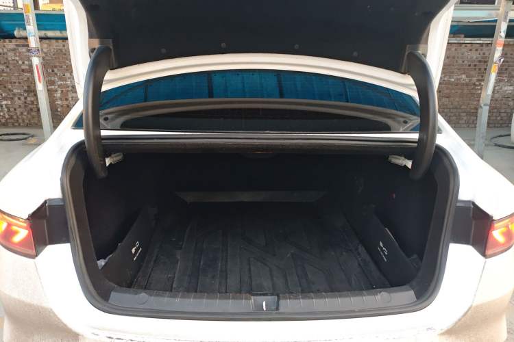 Used BYD Qin PLUS 2021 EV 400KM Luxury Model
