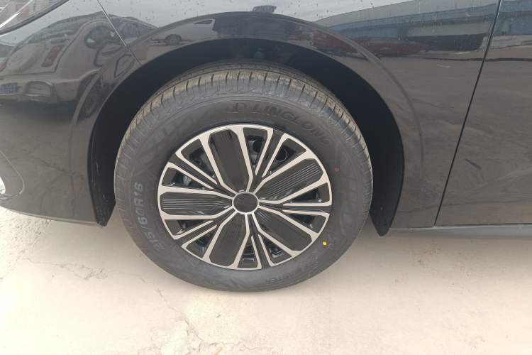 Used Geely Galaxy Stellar 6 2026 Model 125km Free-Style Edition Left Front Wheel Hub