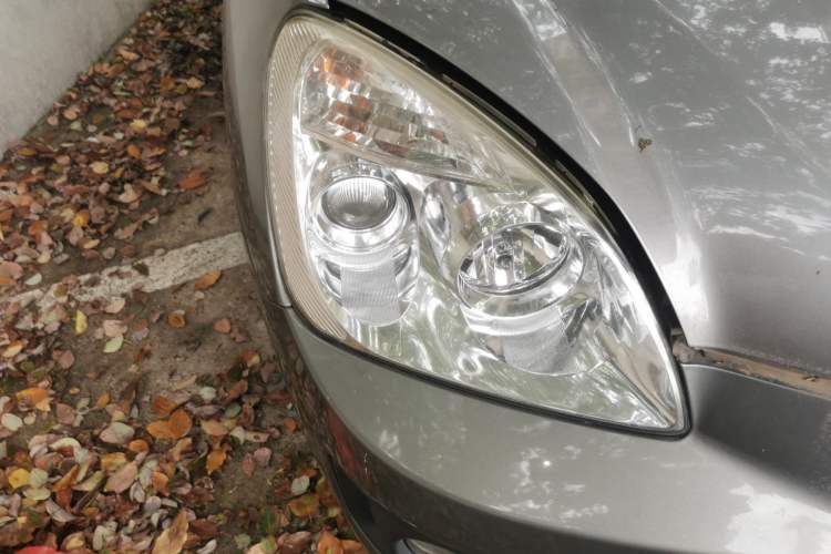 Used Kia Carens 2011 2.0L 5-Seater Automatic Standard Edition