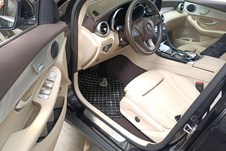 Used Mercedes-Benz GLC 2019 GLC 200 L 4MATIC
