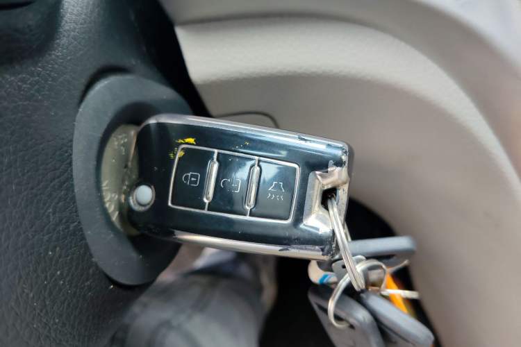 Used Venucia T70 2016 2.0L CVT Smart Edition
