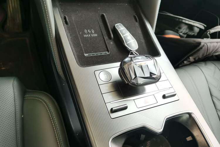 Used BYD Song L DM-i 2025 Intelligent Driving Version 112 km Beyond-Range Type
