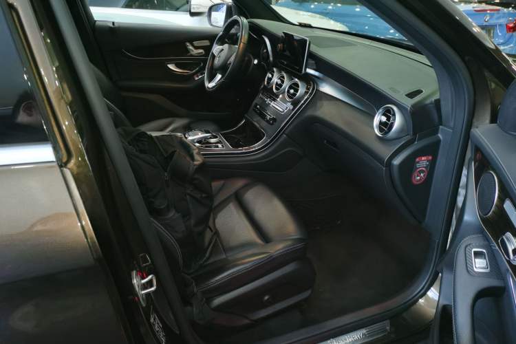 Used Mercedes-Benz GLC 2017 GLC 260 4MATIC Luxury Model
