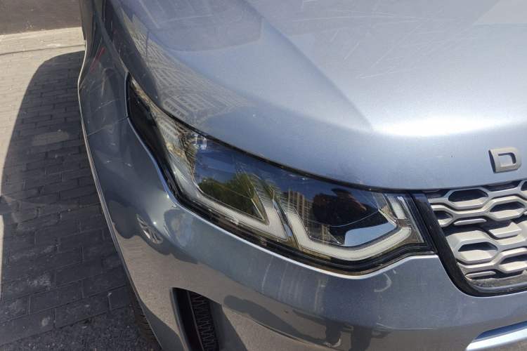 Used Land Rover Discovery Sport 2020 249 PS R-Dynamic Performance Tech Edition 5 Seats Right Front Headlight