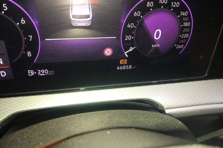 Used Volkswagen Tavendor 2023 330TSI Luxury Touring Edition Odometer Close Up