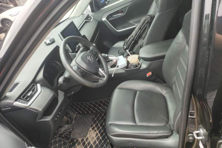 Used Toyota RAV4 2021 2.0L CVT Two-Wheel Drive Fashion PLUS Edition