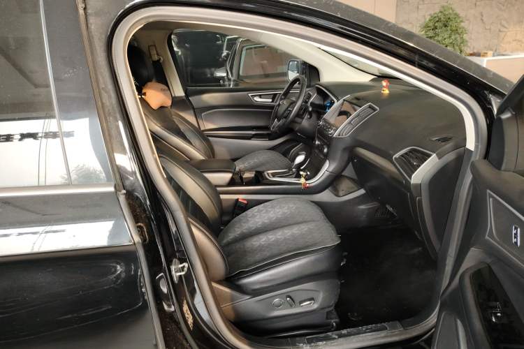 Used Ford Edge 2017 EcoBoost 245 Two-Drive Platinum Edition 5 Seats