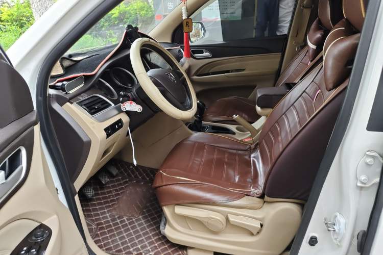 Used Baojun 730 2019 1.5L Manual Value Edition 7 Seats China VI Emission Standard