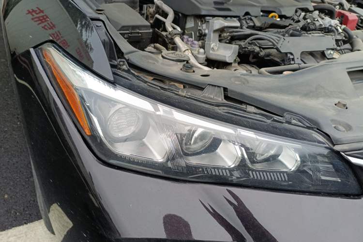 Used Toyota Avalon 2021 2.5L Luxury Edition Right Front Headlight