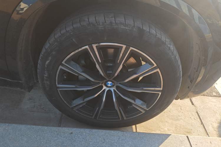 Used BMW X5 2022 xDrive 30Li Luxury M Sport Package
