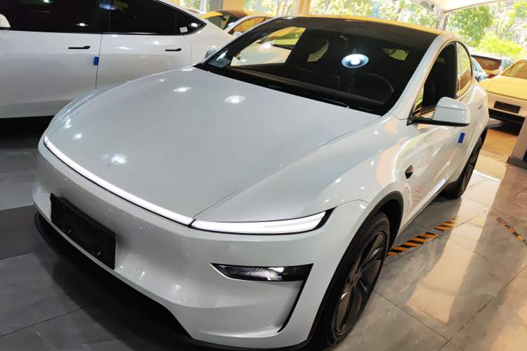 Used Tesla Model Y 2026 Long-Range All-Wheel-Drive Model