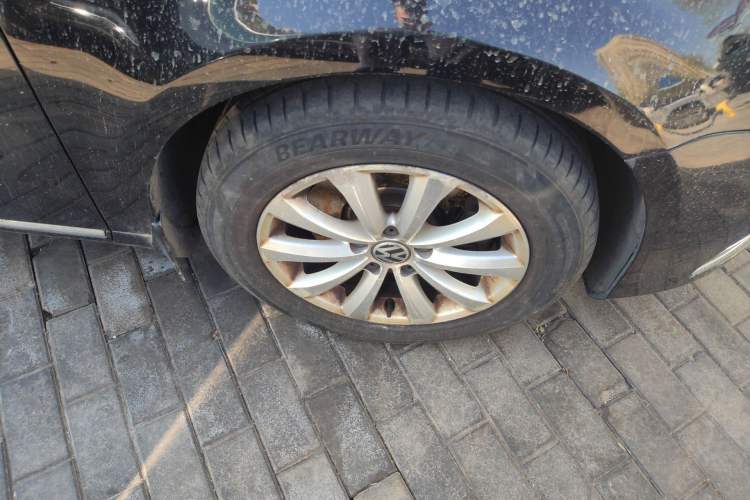 Used Volkswagen Magotan 2015 Facelift 1.8TSI Luxury Model Right Front Wheel Hub