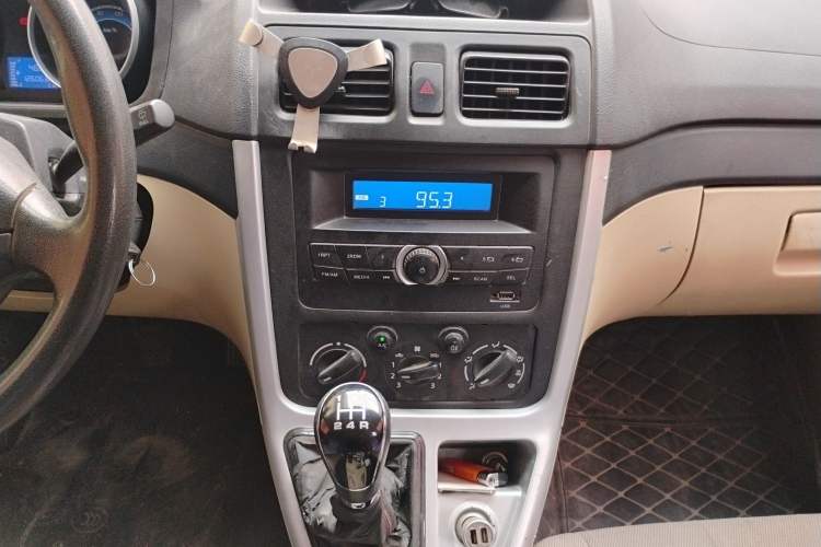 Used CHANGAN KAICHENG Ruixing M70 2018 1.5L Comfort Model Flat-Top Hatchback DAM15DL Audio And AC Panel