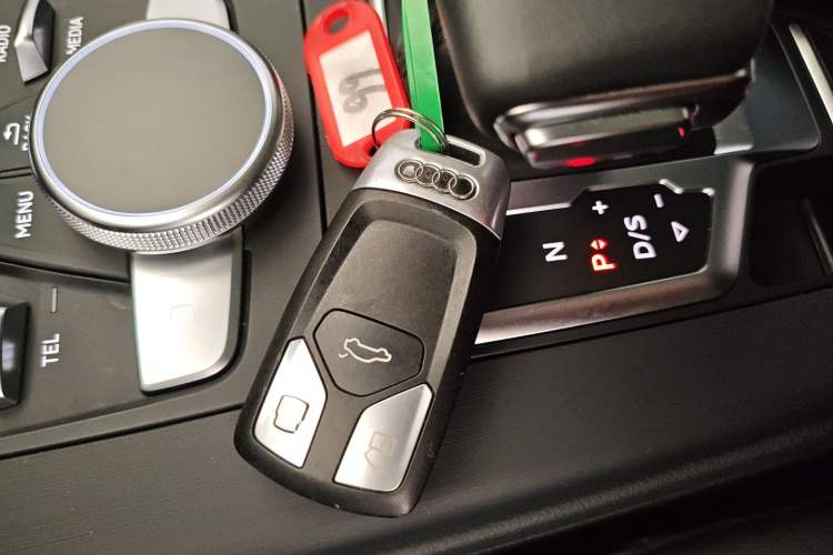 Used Audi A4L 2019 40 TFSI Fashion Version China V