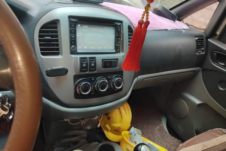 Used FORTHING Lingzhi 2013 M3 1.6L 7-Seater Luxury Model
