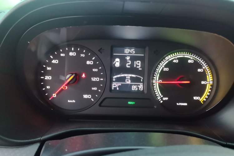 Used Roewe Clever 2021 302 km New Four-Seater Super-Efficient Version