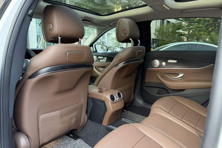 Used Mercedes-Benz E-Class 2016 E 300 L Sporty and Stylish Model