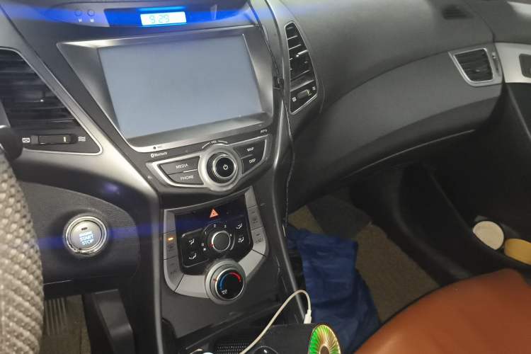 Used Hyundai Elantra (5th Generation / Langdong) 2015 1.6L Automatic Leading Model
