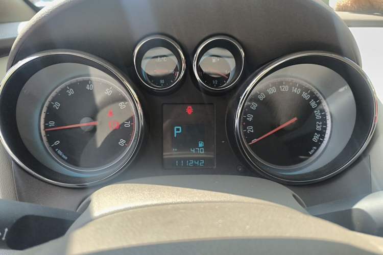 Used Buick GT 2013 GT 1.6L Automatic Fashion Edition Instrument Cluster