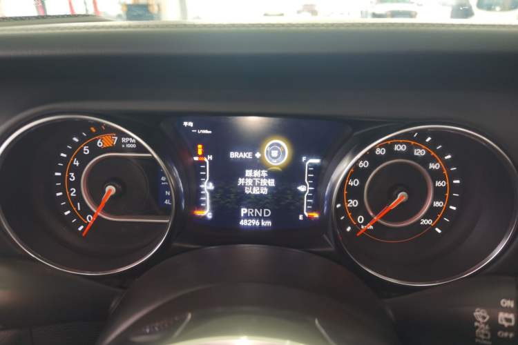 Used Jeep Wrangler 2019 2.0T Sahara Four-Door Electric Convertible China VI Emission Standard Instrument Cluster