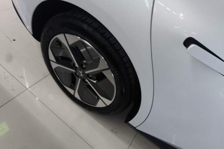 Used XPeng MONA M03 2025 620 Ultra-Long Range Plus Right Rear Wheel Hub