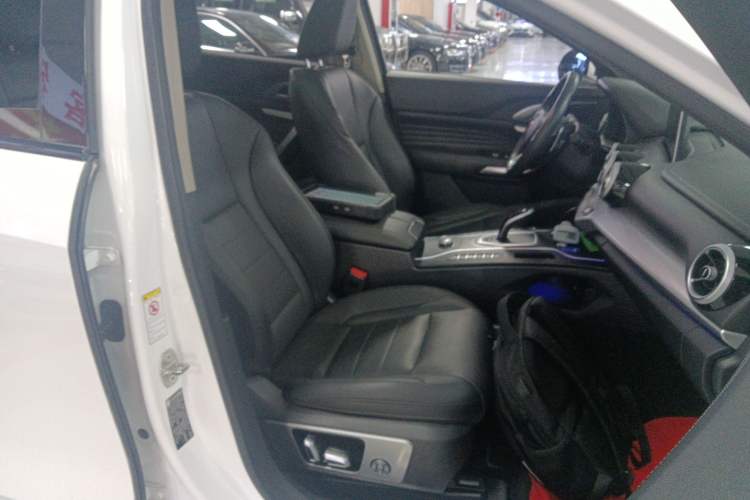 Used Wey VV7 2019 Upgraded Model 2.0T Flagship Version China VI