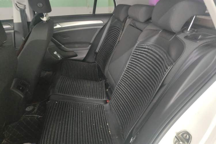 Used Volkswagen Golf 2015 1.6L Automatic Comfort Model Left Rear Seat