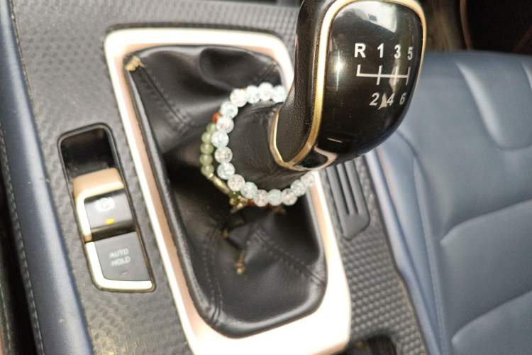 Used CHANGAN OSHAN COS1 2020 1.5T Manual Fashionable Smart Connectivity 7-Seater