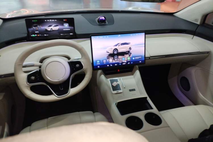 Used Hima Luxeed R7 2025 Range-Extended Version 251 km Max