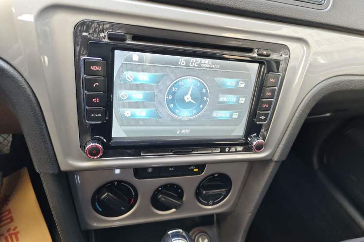 Used Volkswagen Lavida 2013 Revised Classic 1.6L Automatic Fashion Edition