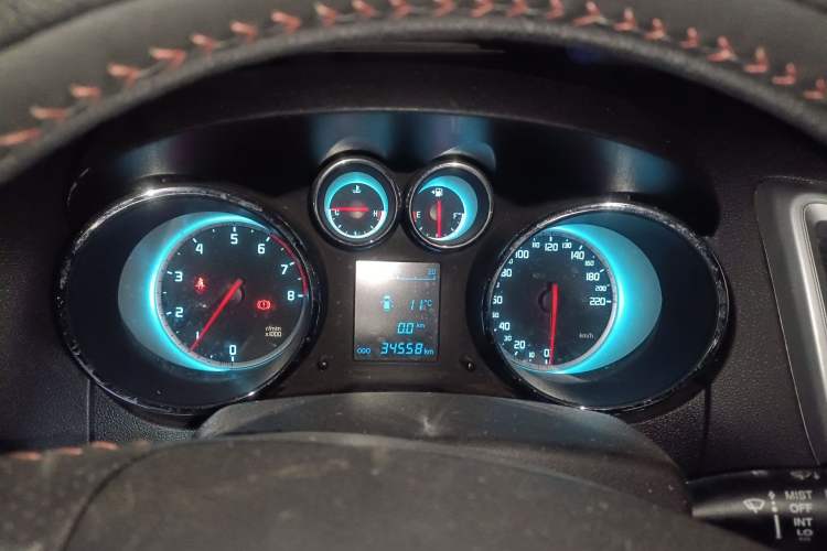 Used CHANGAN CS35 2014 1.6L Manual Luxury Model China IV Standard