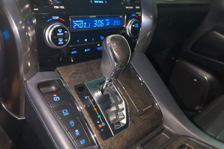 Used Toyota Alphard 2018 3.5L Prestige Edition Gear Lever
