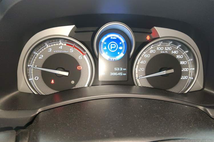 Used Isuzu D-MAX 2020 1.9T 4x4 Automatic Comfort Edition China VI Standard RZ4E Hi-Power
