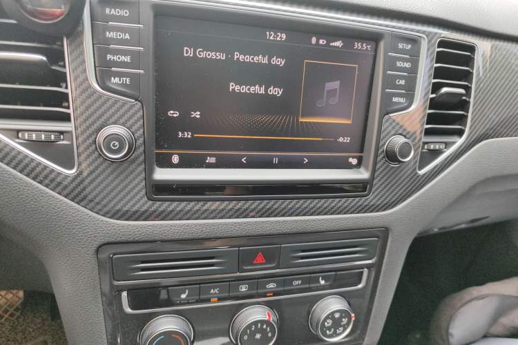 Used Volkswagen Golf Sportsvan 2016 230TSI Automatic Luxury Version
