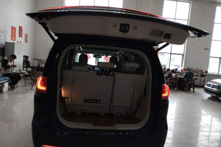 Used GAC Trumpchi M8 2018 320T Luxury Edition Trunk