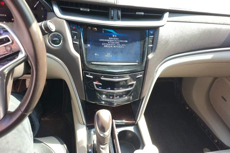 Used Cadillac XTS 2015 28T Comfort Model
