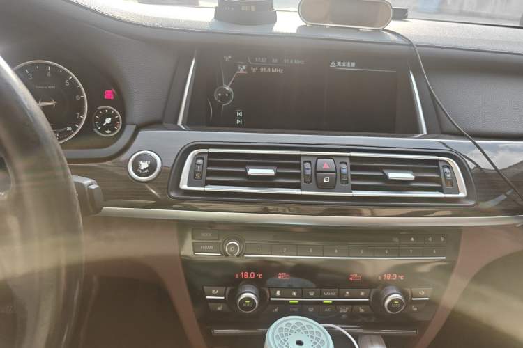 Used BMW 7 Series 2013 730Li Luxury Model Audio And AC Panel