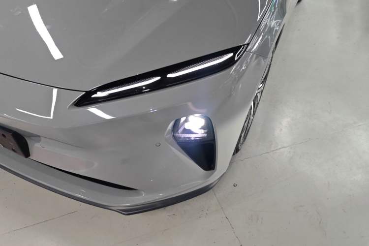 Used Nio ET5 2022 75 kWh Left Front Headlight