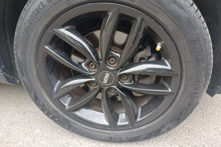 Used MINI Countryman  Right Front Wheel Hub