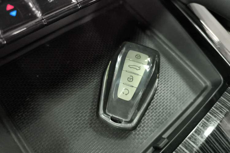 Used Geely Auto Monjaro L 2024 2.0TD DCT EVO Two-Wheel Drive Long-Range Version Vehicle Key