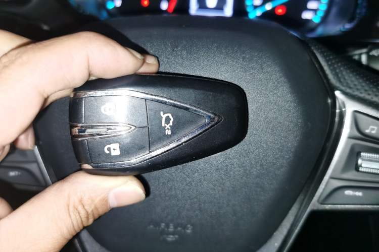 Used Oshan X5 2021 Revised Version 1.6L Manual Luxury Edition
